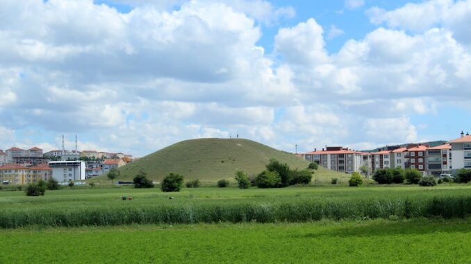 uploaded-image-salihli-tarihi-ve-kulturel-mirasin-izleri-1697802759477